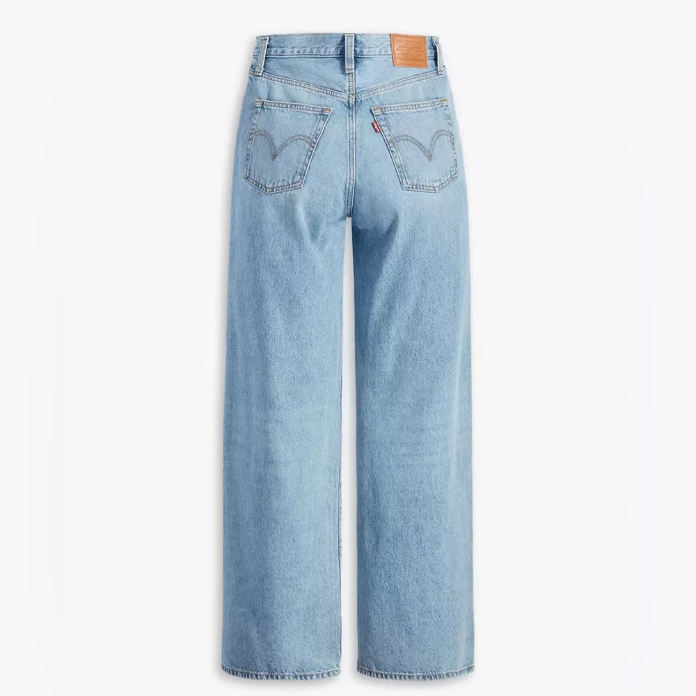 Levi’s Premium Ribcage Wide Leg Jeans 31/30 Like New
